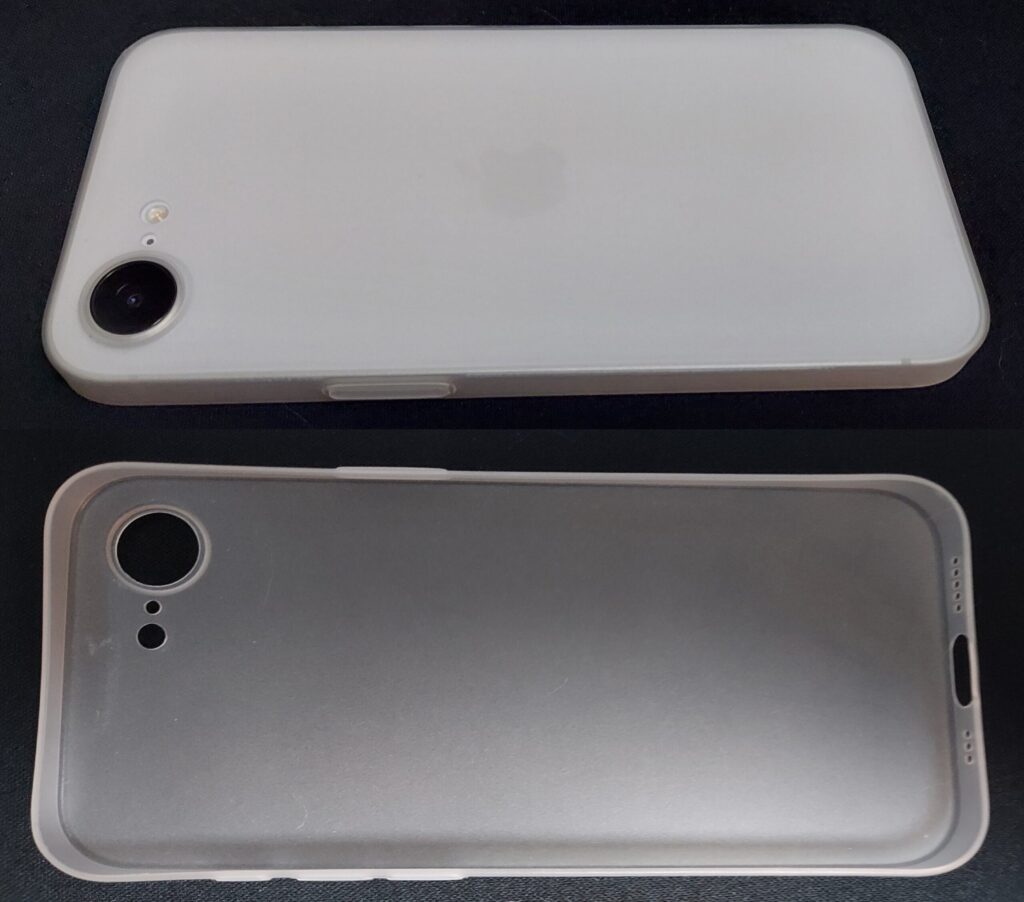 iPhone16eに装着したmemumiの白ケース(Trans-White)
